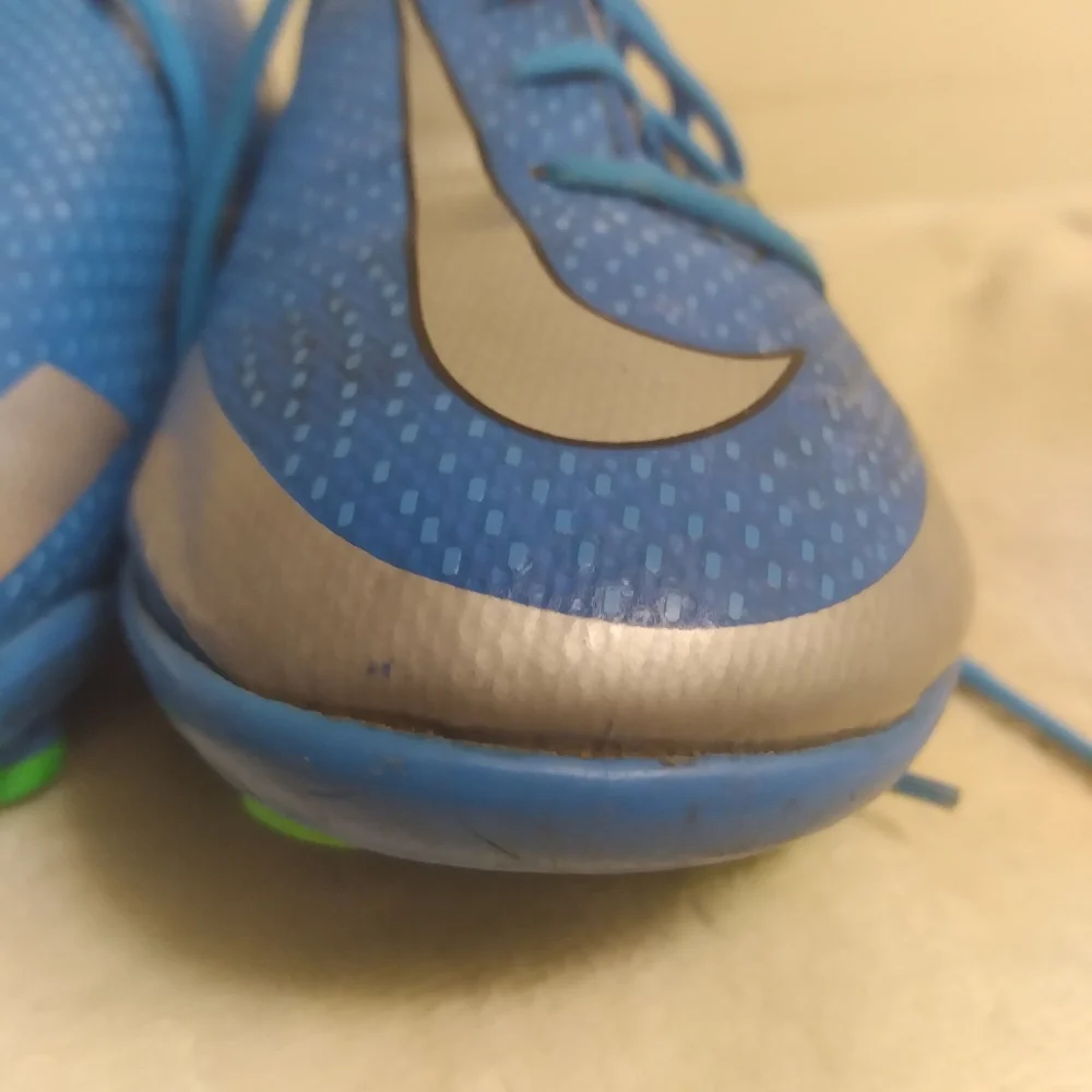 Kids Blue and Silver Nike Soccer Cleats Size 4.5Y YOUTH
